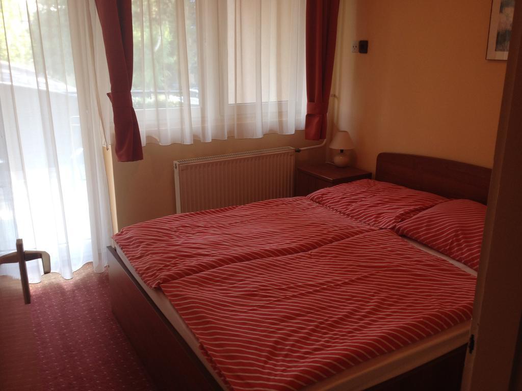 Hotel Family Balatonfoldvar Room photo