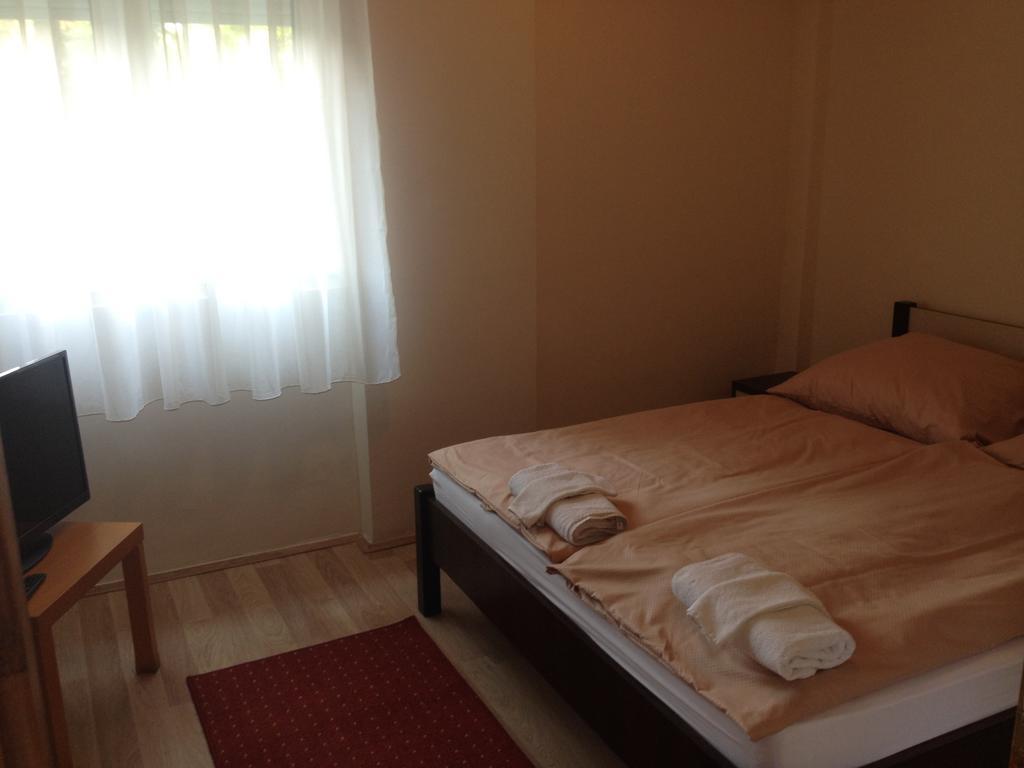 Hotel Family Balatonfoldvar Room photo