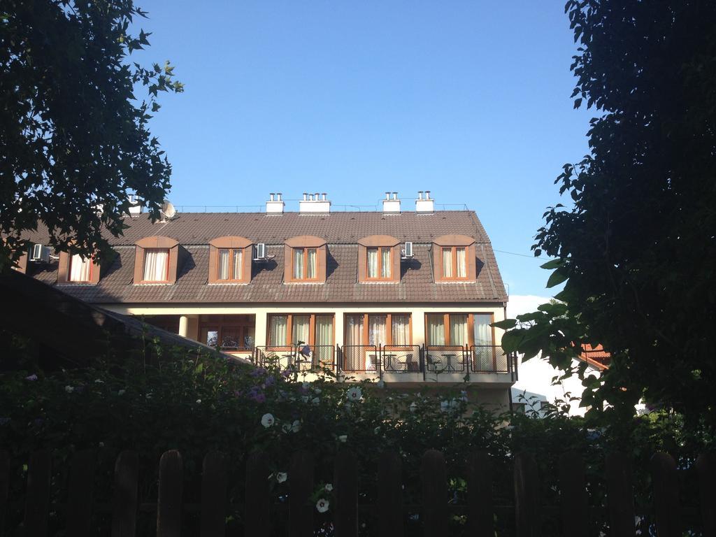 Hotel Family Balatonfoldvar Exterior photo