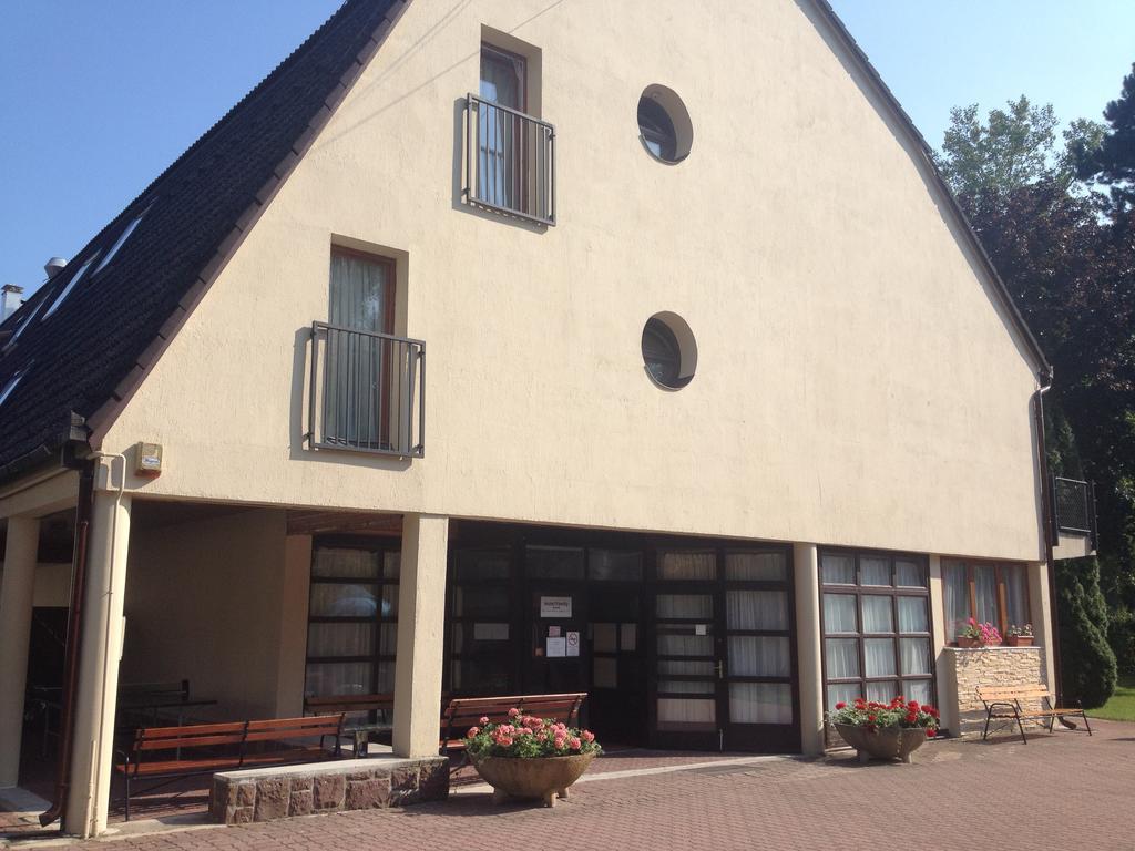 Hotel Family Balatonfoldvar Exterior photo