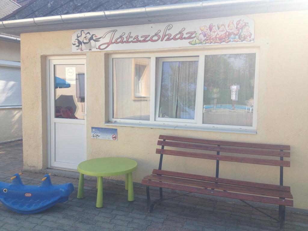 Hotel Family Balatonfoldvar Exterior photo