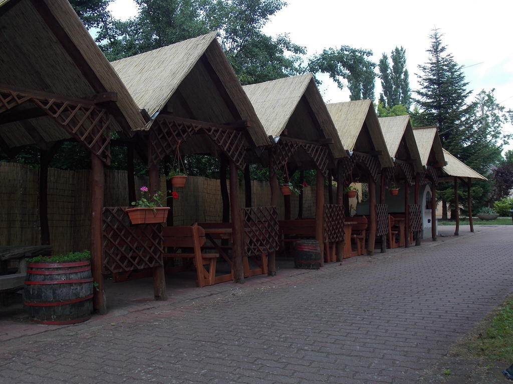 Hotel Family Balatonfoldvar Exterior photo